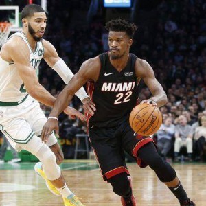  巴特勒强硬突破造杀伤热火险胜雄鹿保前八