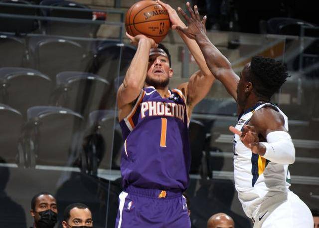  保罗16助攻太阳轻取爵士  