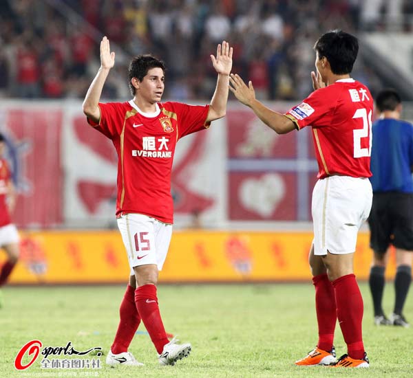  青年军闪耀赛场！利兹联小将破门助球队击败南安普顿  